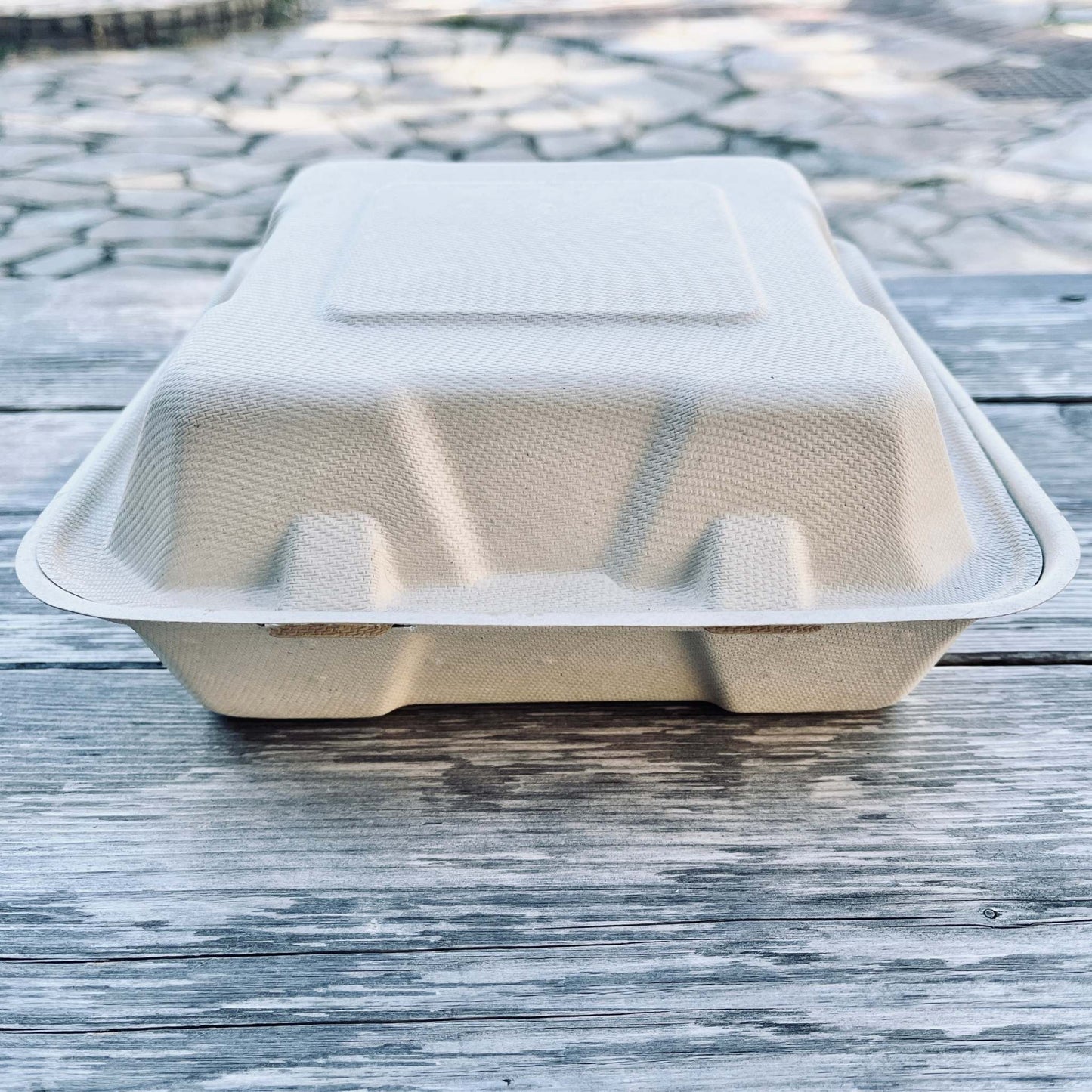 Clamshell 3-compartment container 8" x 8"
