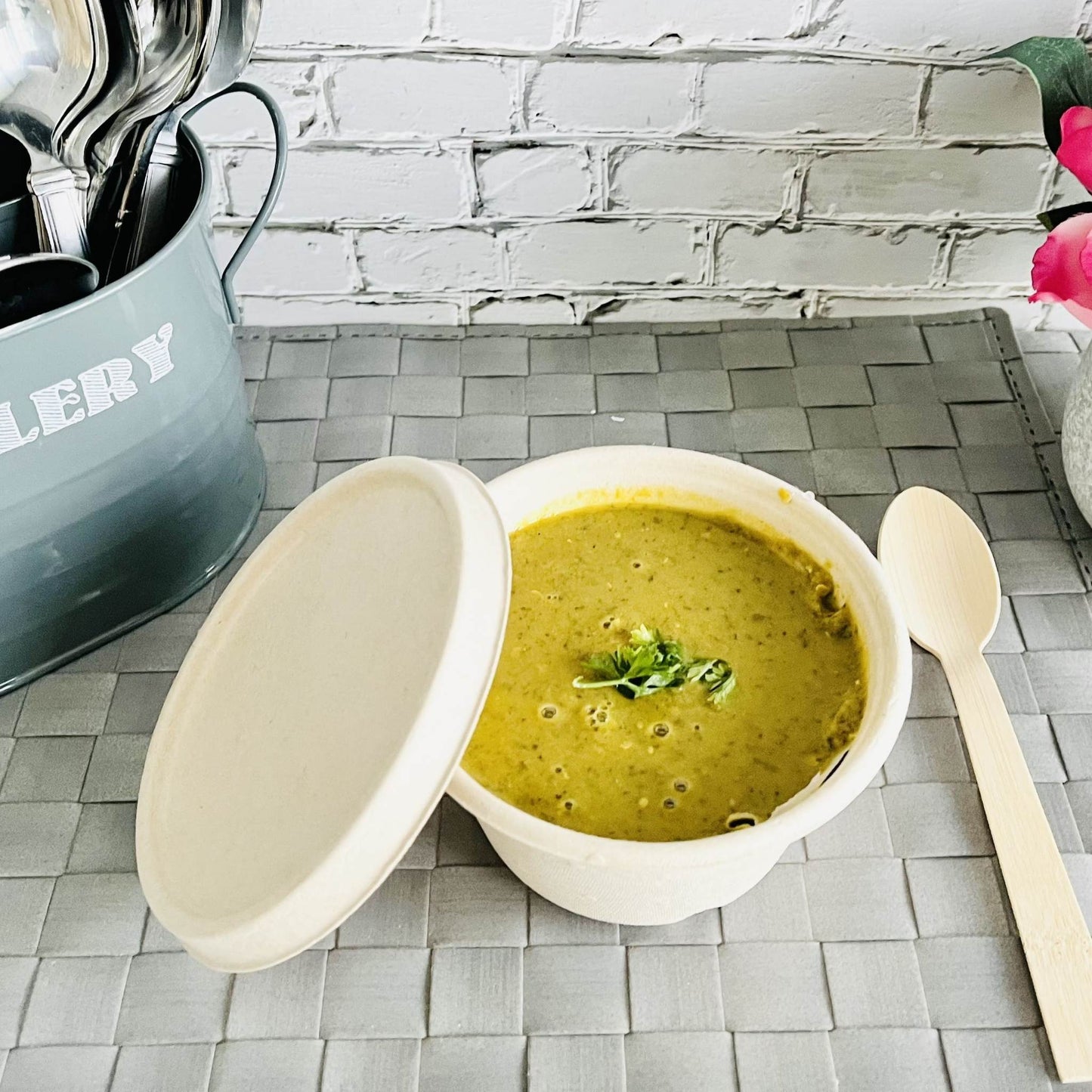 750ml Compostable White Salad Rice Bowl container