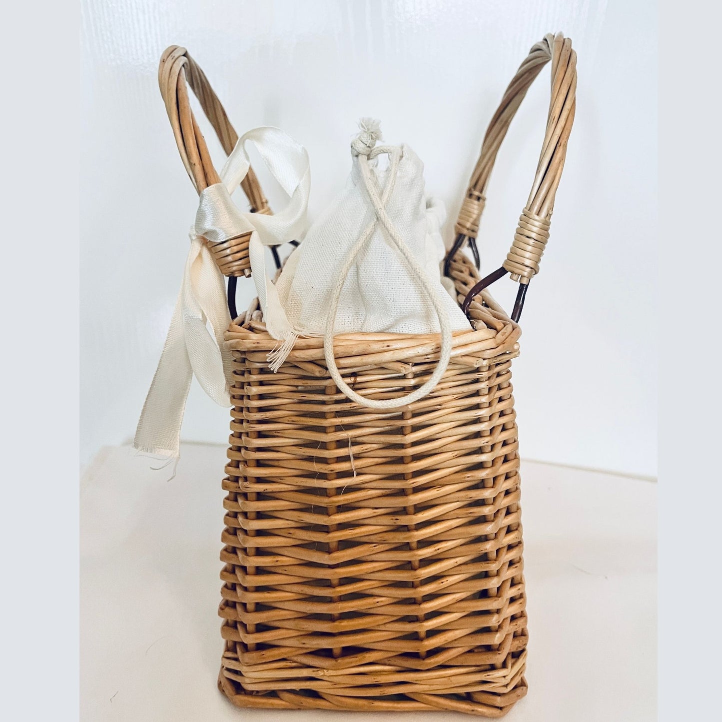 Picnic Basket Hand Purse